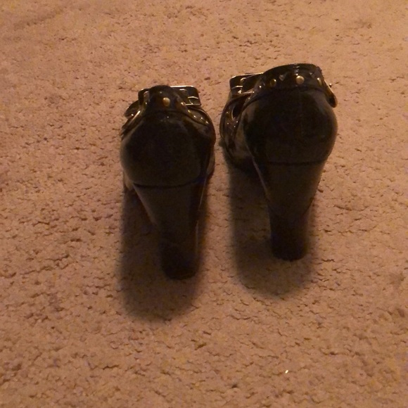 Shoes - Picture 3 of 3